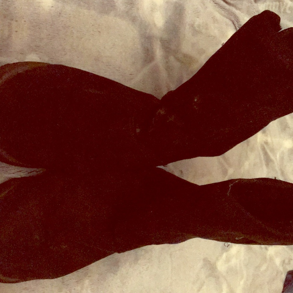 Black boots with fur inside